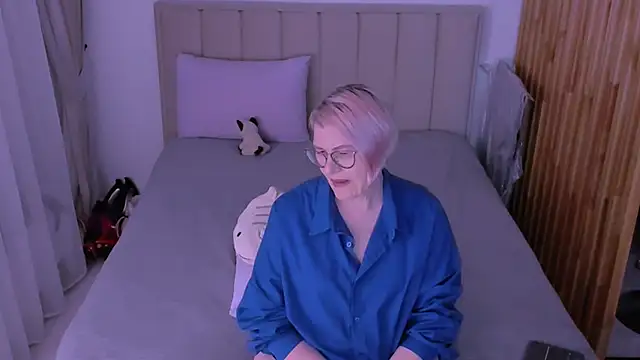 sabrinamacmarren online show from March 21, 8:45 pm