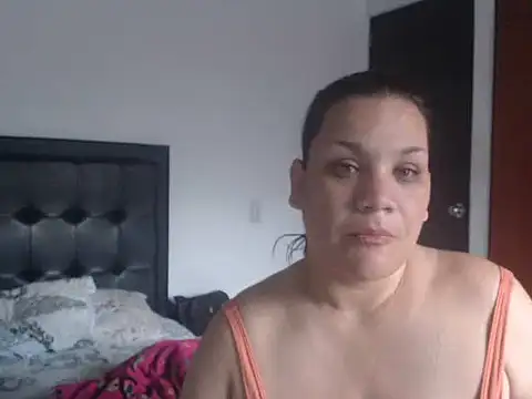 KimberlyPuentes online show from December 18, 11:34 am