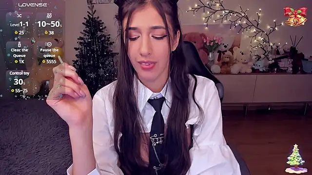 Snapshot of MiaSilkX chatting on December 17, 6:09 pm MiaSilkX online show from December 17, 6:09 pm