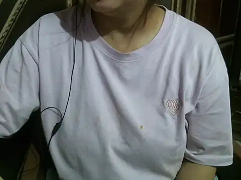 Snapshot of UrsMansi chatting on June 23, 2:53 am UrsMansi online show from June 23, 2:53 am