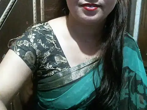 Snapshot of UrsMansi chatting on July 18, 3:33 am UrsMansi online show from July 18, 3:33 am
