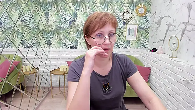 Snapshot of Paris_Cherry chatting on March 18, 8:04 pm Paris Cherry online show from March 18, 8:04 pm