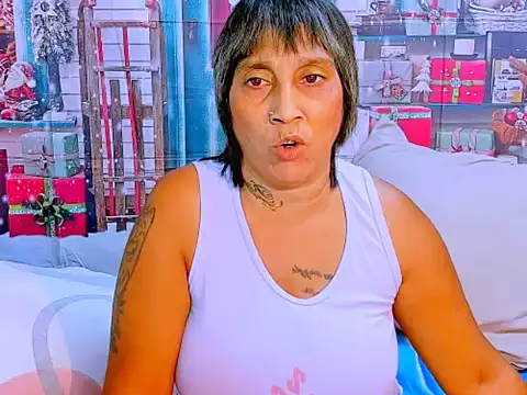 indianroxy online show from December 18, 7:09 pm