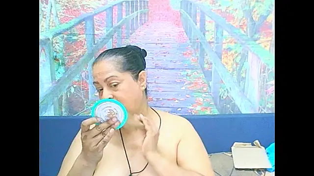 Snapshot of matureindian chatting on February 8, 11:57 am matureindian online show from February 8, 11:57 am