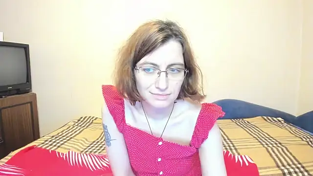 Snapshot of MarilynDream chatting on February 1, 6:19 pm MarilynDream online show from February 1, 6:19 pm