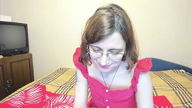 Snapshot of MarilynDream chatting on February 11, 12:17 am MarilynDream online show from February 11, 12:17 am