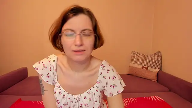 Snapshot of MarilynDream chatting on April 27, 3:43 pm MarilynDream online show from April 27, 3:43 pm