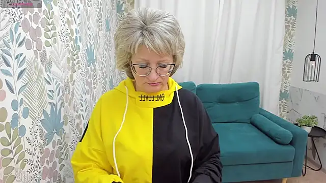 EvelynJoyful online show from March 11, 5:16 am