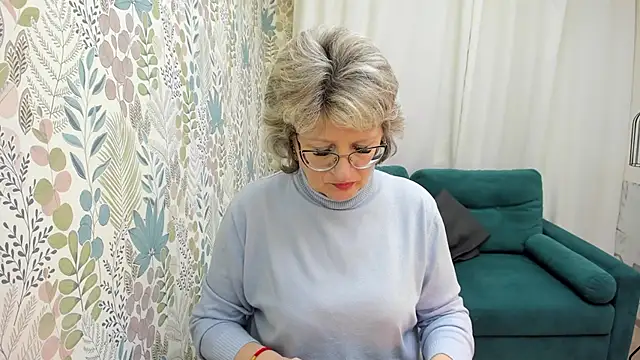 EvelynJoyful online show from December 5, 4:54 am