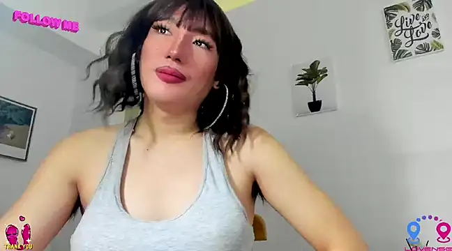 Snapshot of hottycrishina chatting on January 11, 6:24 am hottycrishina online show from January 11, 6:24 am