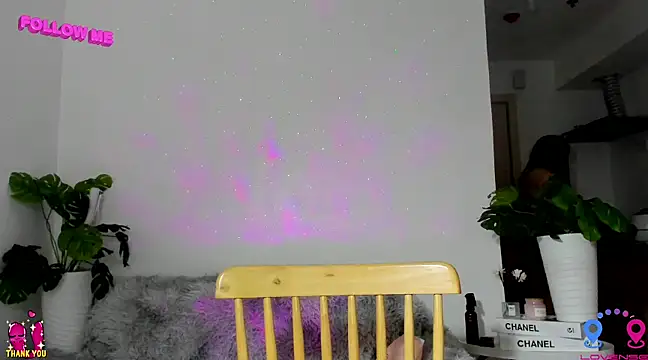 Snapshot of hottycrishina chatting on February 19, 10:23 am hottycrishina online show from February 19, 10:23 am