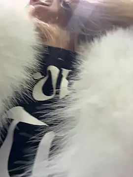 Snapshot of AnastasiaAniess chatting on February 15, 12:14 pm AnastasiaAniess online show from February 15, 12:14 pm