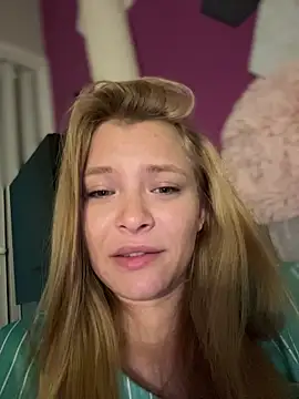 Snapshot of AnastasiaAniess chatting on March 1, 7:49 pm AnastasiaAniess online show from March 1, 7:49 pm