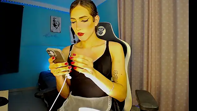 Snapshot of charlottesexxx chatting on December 2, 8:59 pm charlottesexxx online show from December 2, 8:59 pm