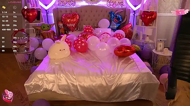 FoxyShy online show from February 15, 10:00 am