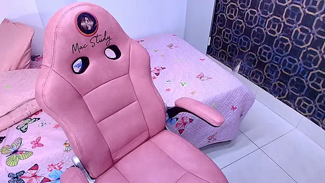 Snapshot of sarakaisy chatting on January 16, 11:58 am sarakaisy online show from January 16, 11:58 am