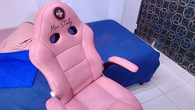 Snapshot of sarakaisy chatting on January 28, 12:00 pm sarakaisy online show from January 28, 12:00 pm