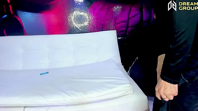 AmazingPartys online show from January 6, 2:15 am