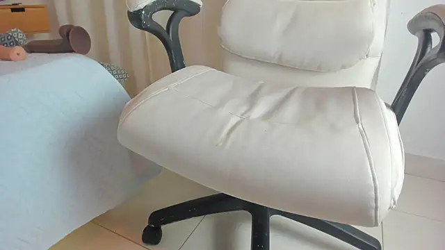 Snapshot of cristinapuerta_ chatting on December 1, 3:06 pm cristinapuerta online show from December 1, 3:06 pm