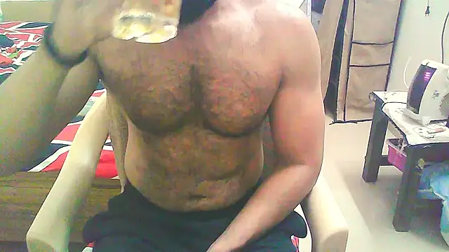 Snapshot of Vbestshow chatting on November 28, 11:35 am Vbestshow online show from November 28, 11:35 am