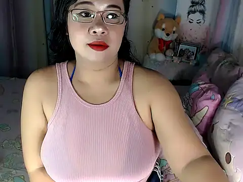 hersheykisses07 online show from November 19, 3:28 am