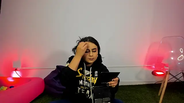 AbbyTaylorr online show from September 19, 2:57 am