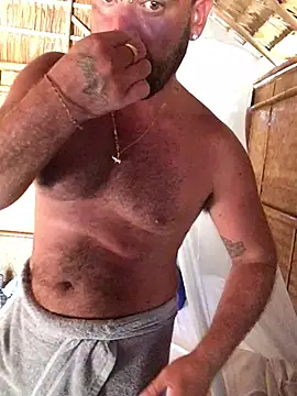 Snapshot of fuckerplayer1 chatting on February 21, 7:01 am fuckerplayer1 online show from February 21, 7:01 am