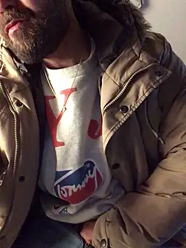 Snapshot of fuckerplayer1 chatting on February 26, 2:54 am fuckerplayer1 online show from February 26, 2:54 am