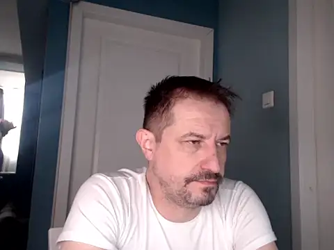 Snapshot of MisterFaithRO chatting on April 30, 6:31 am MisterFaithRO online show from April 30, 6:31 am