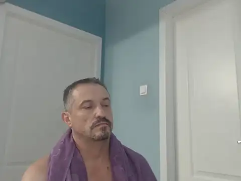 Snapshot of MisterFaithRO chatting on July 13, 9:06 pm MisterFaithRO online show from July 13, 9:06 pm