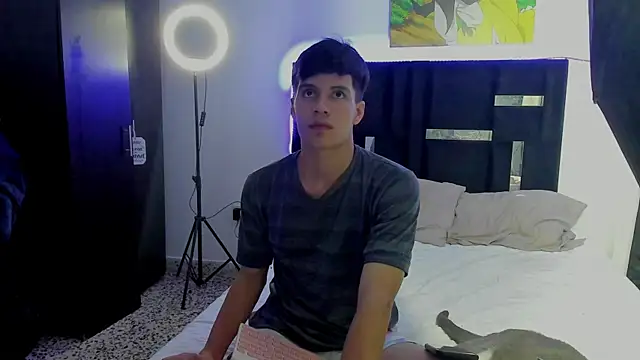 Snapshot of Dimitrixxx__ chatting on January 6, 2:48 am Dimitrixxx online show from January 6, 2:48 am