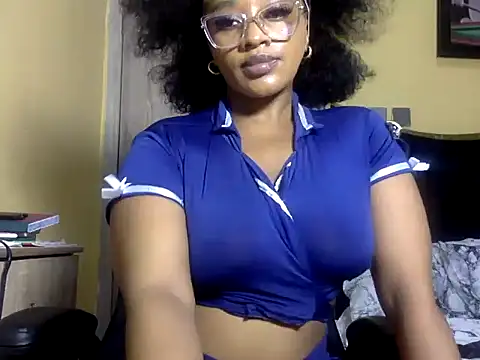 Snapshot of BOOTYBANGER24xx chatting on June 7, 11:36 am BOOTYBANGER24xx online show from June 7, 11:36 am