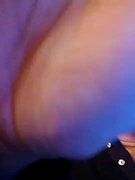 Snapshot of Perv10 chatting on November 17, 8:47 pm Perv10 online show from November 17, 8:47 pm