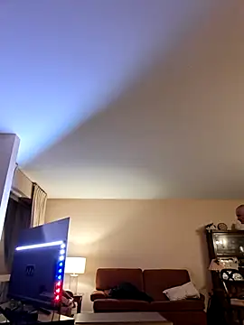 Snapshot of Perv10 chatting on December 13, 11:32 pm Perv10 online show from December 13, 11:32 pm