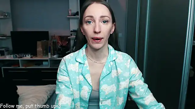 Snapshot of Natalimeowks chatting on February 8, 7:15 am Natalimeowks online show from February 8, 7:15 am