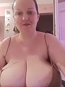 BustyLadyAlma online show from March 1, 6:37 am