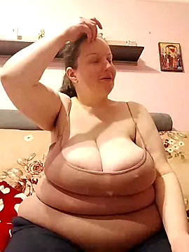 BustyLadyAlma online show from March 6, 8:44 am