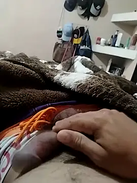 Snapshot of esefrank chatting on February 28, 3:57 pm esefrank online show from February 28, 3:57 pm