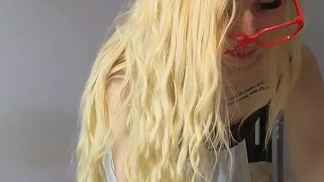 JuliaJuliette online show from September 19, 1:07 am