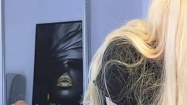 JuliaJuliette online show from November 10, 1:32 pm