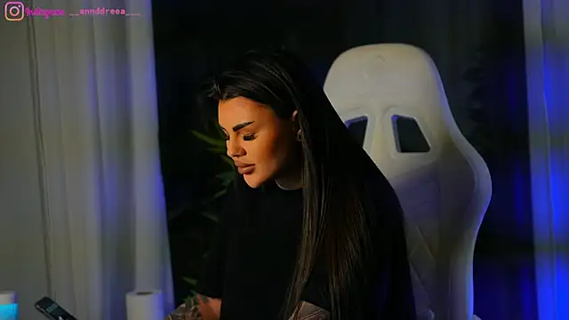 perfectt33n online show from December 10, 8:40 am