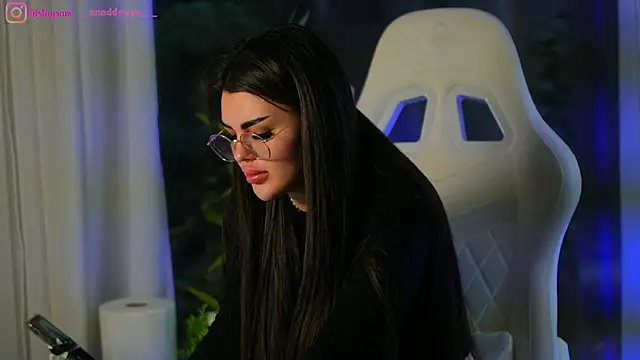 perfectt33n online show from December 21, 9:33 am