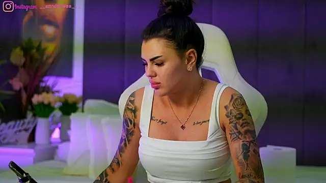 perfectt33n online show from November 25, 6:52 pm