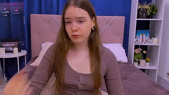 Janie JJ Curvie online show from January 16, 1:31 am