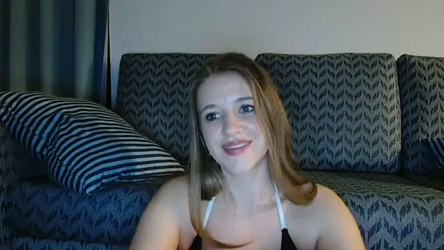 Snapshot of Neonstar chatting on December 3, 9:45 pm Neonstar online show from December 3, 9:45 pm
