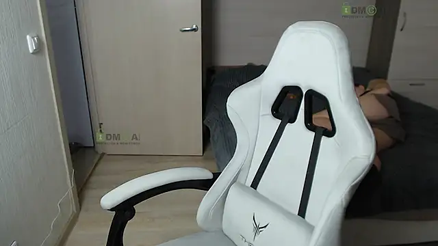 Sunny-Girl1 online show from March 3, 6:26 am