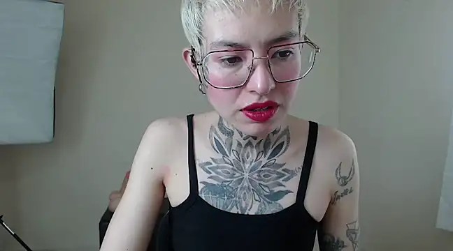 ArrangedFoot online show from February 7, 10:30 pm