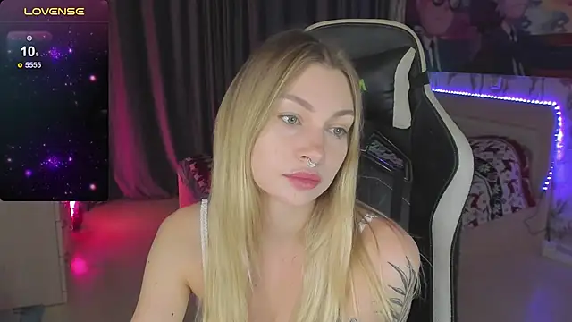 BiMolly online show from December 8, 9:19 pm