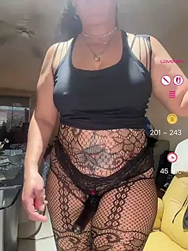 Snapshot of PichyPrettyPussy chatting on June 1, 2:41 pm PichyPrettyPussy online show from June 1, 2:41 pm