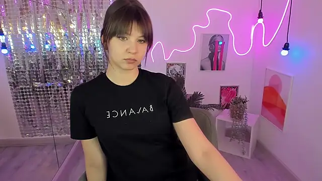 ElizaMild online show from March 2, 7:45 pm